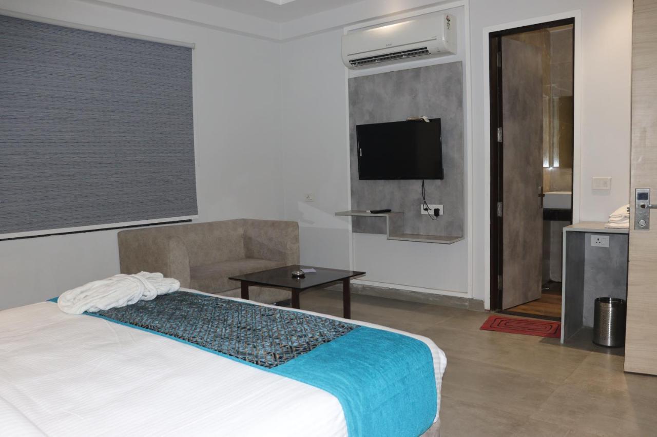 Hotel Anchorage By Captain Vishal Khanna Mahipalpur * New Delhi
